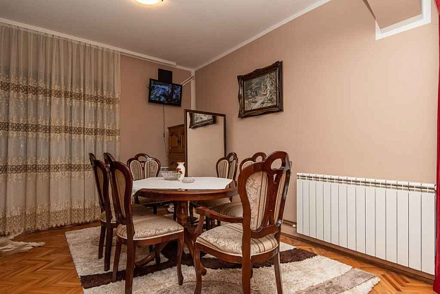 Wohn- und Geschäftshaus in Sutomor zu verkaufen